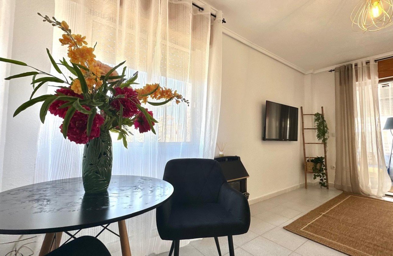 Resale - Apartment / flat - Torrevieja - La Siesta - El Salado - Torreta