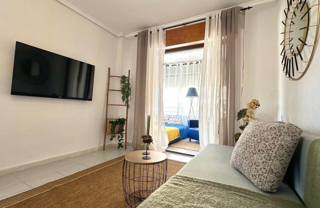 Resale - Apartment / flat - Torrevieja - La Siesta - El Salado - Torreta