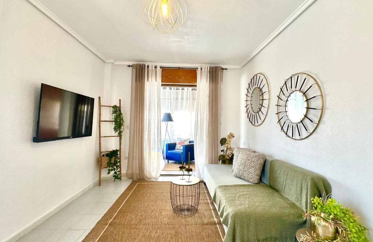 Resale - Apartment / flat - Torrevieja - La Siesta - El Salado - Torreta