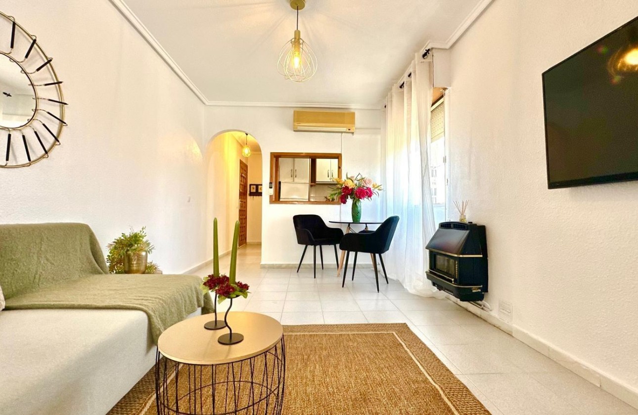 Resale - Apartment / flat - Torrevieja - La Siesta - El Salado - Torreta