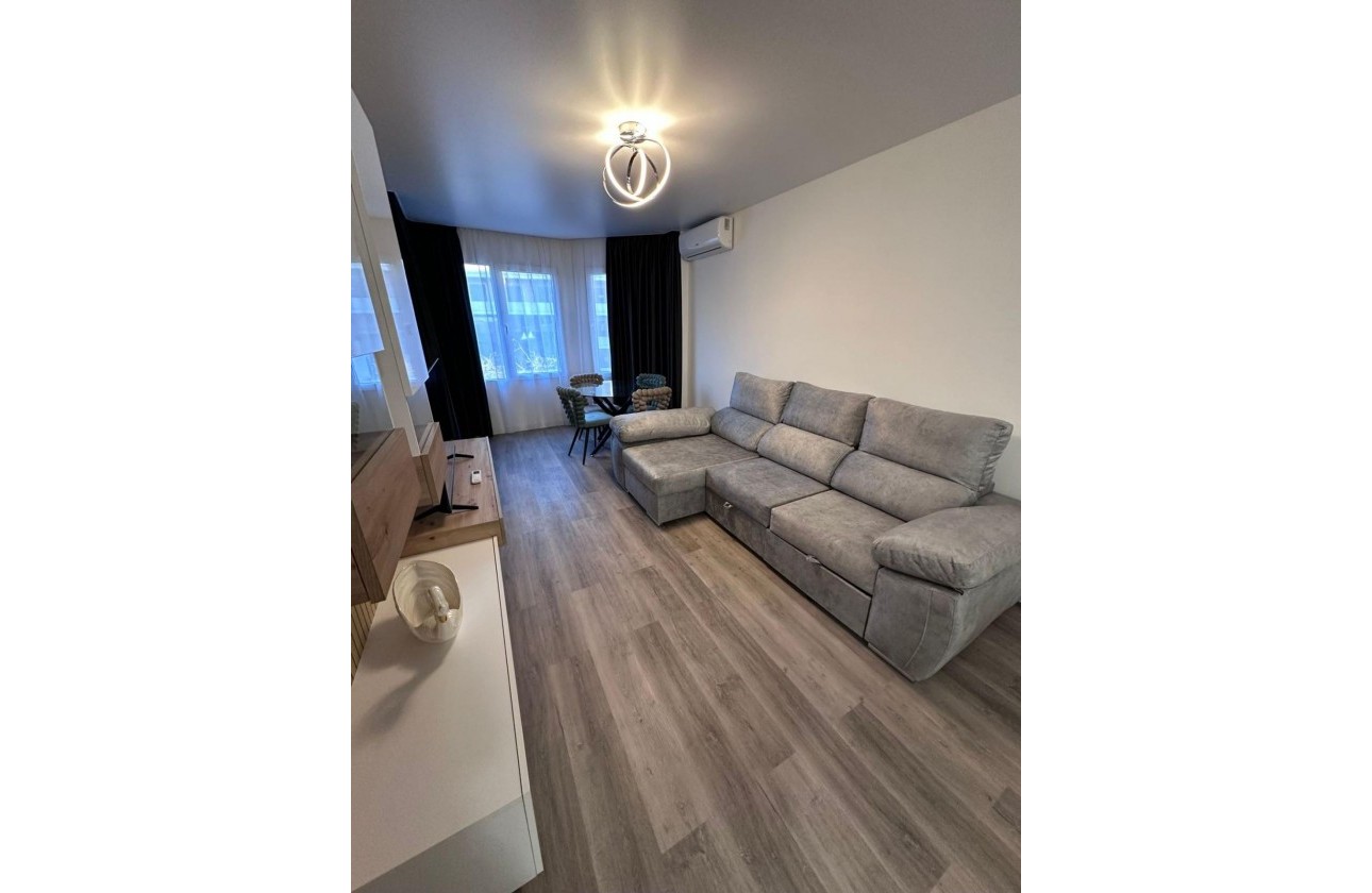 Resale - Apartment / flat - Torrevieja - Estacion de autobuses