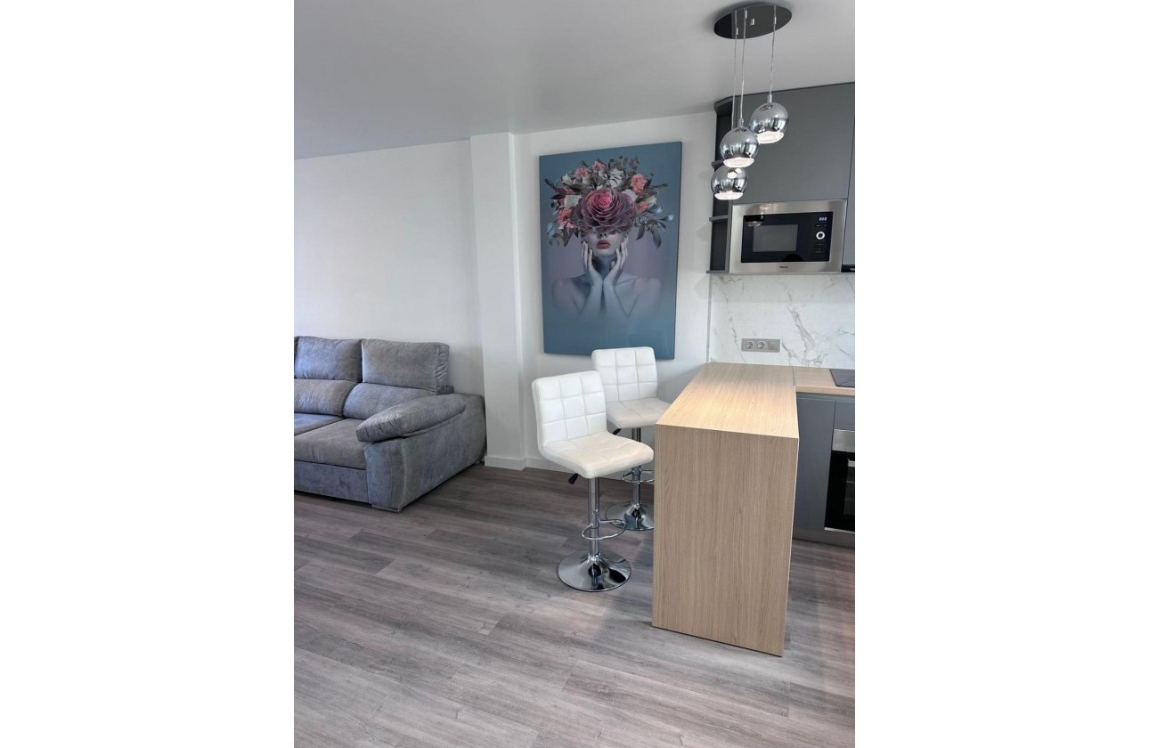 Resale - Apartment / flat - Torrevieja - Estacion de autobuses