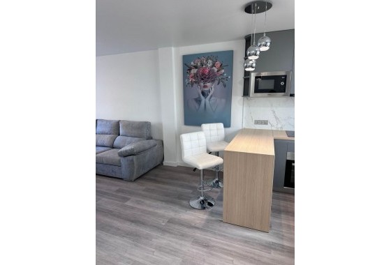 Resale - Apartment / flat - Torrevieja - Estacion de autobuses