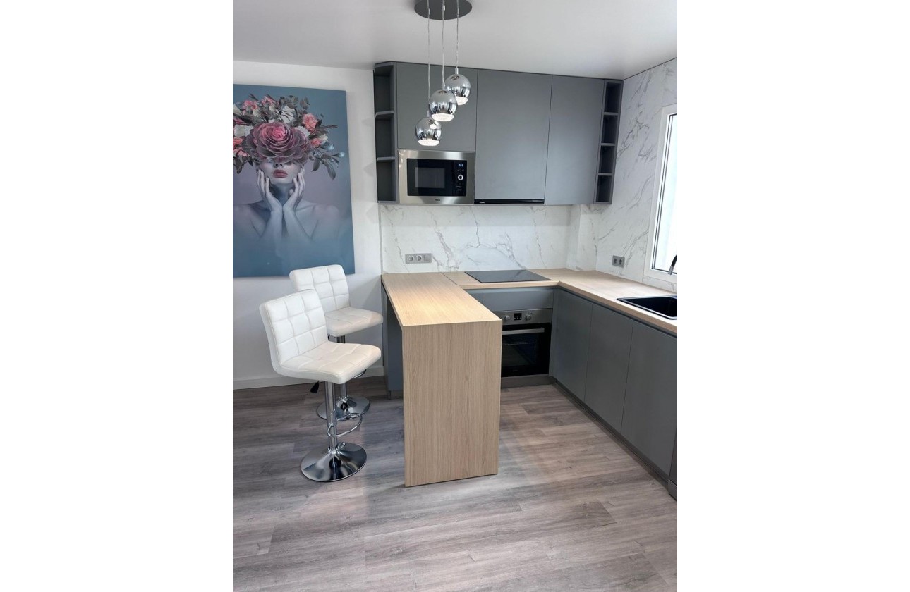 Resale - Apartment / flat - Torrevieja - Estacion de autobuses