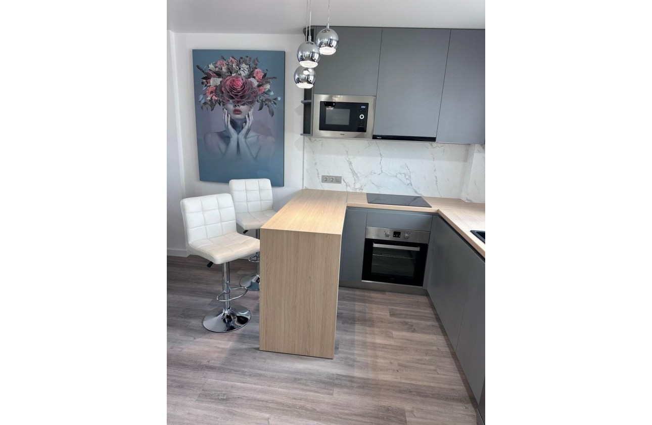 Resale - Apartment / flat - Torrevieja - Estacion de autobuses