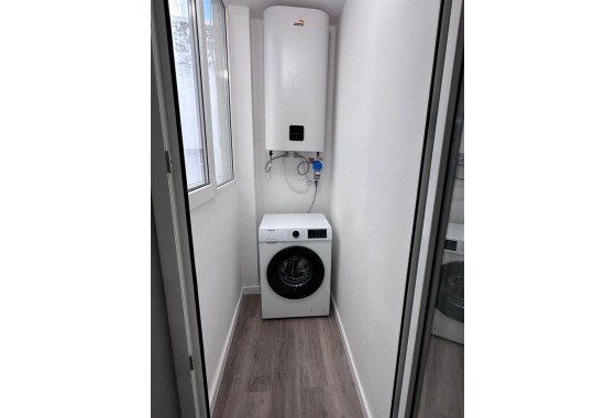 Resale - Apartment / flat - Torrevieja - Estacion de autobuses
