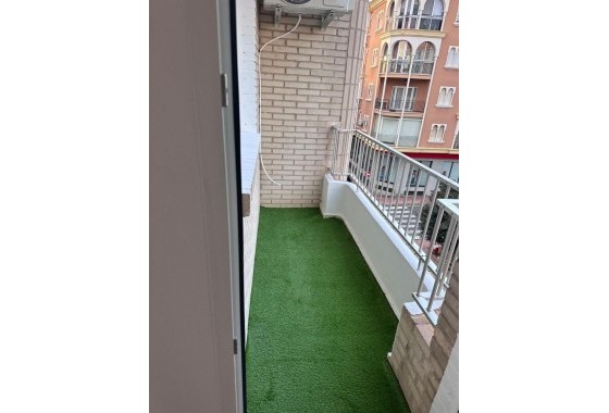 Resale - Apartment / flat - Torrevieja - Estacion de autobuses