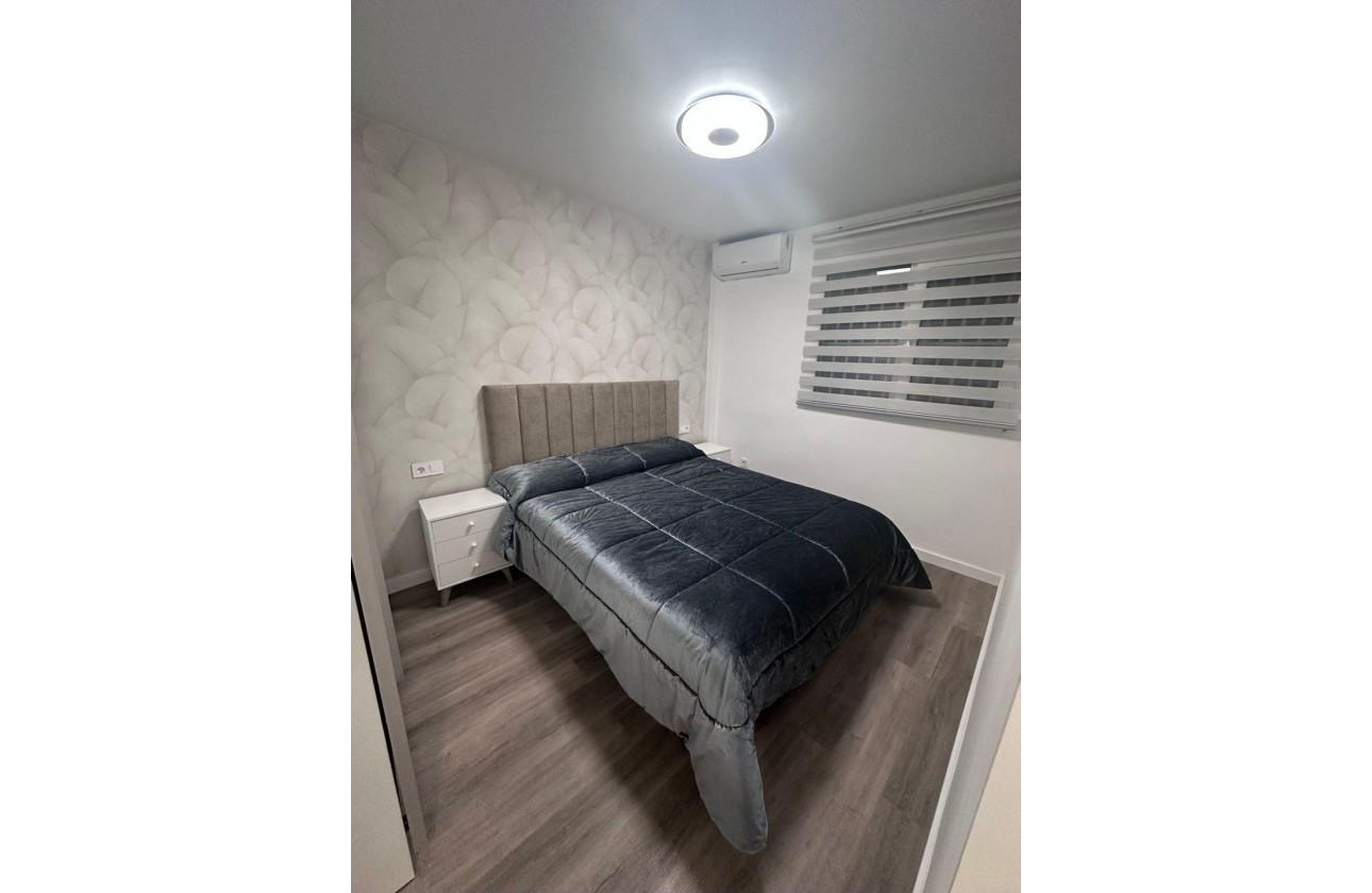 Resale - Apartment / flat - Torrevieja - Estacion de autobuses