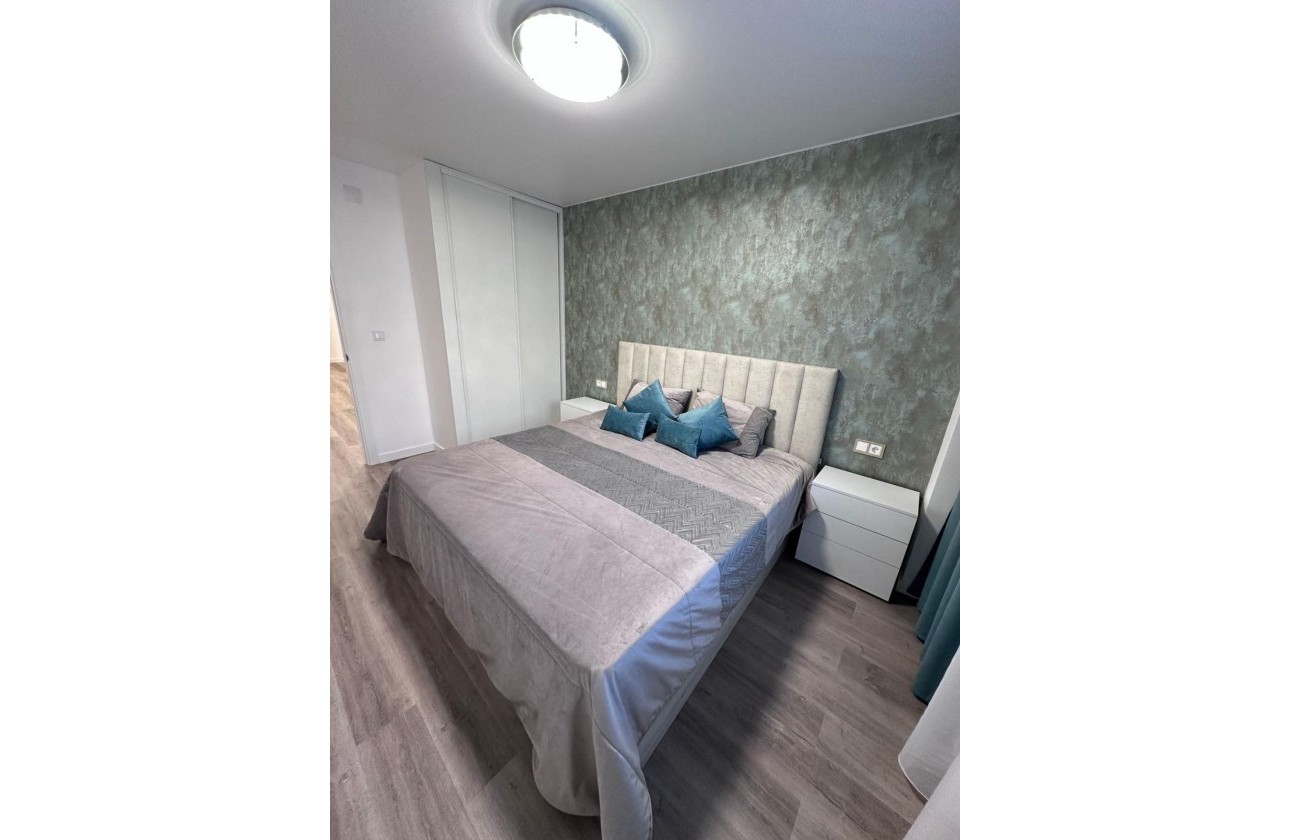 Resale - Apartment / flat - Torrevieja - Estacion de autobuses