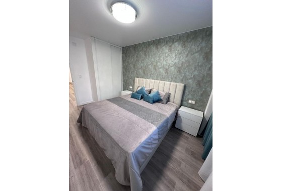 Resale - Apartment / flat - Torrevieja - Estacion de autobuses