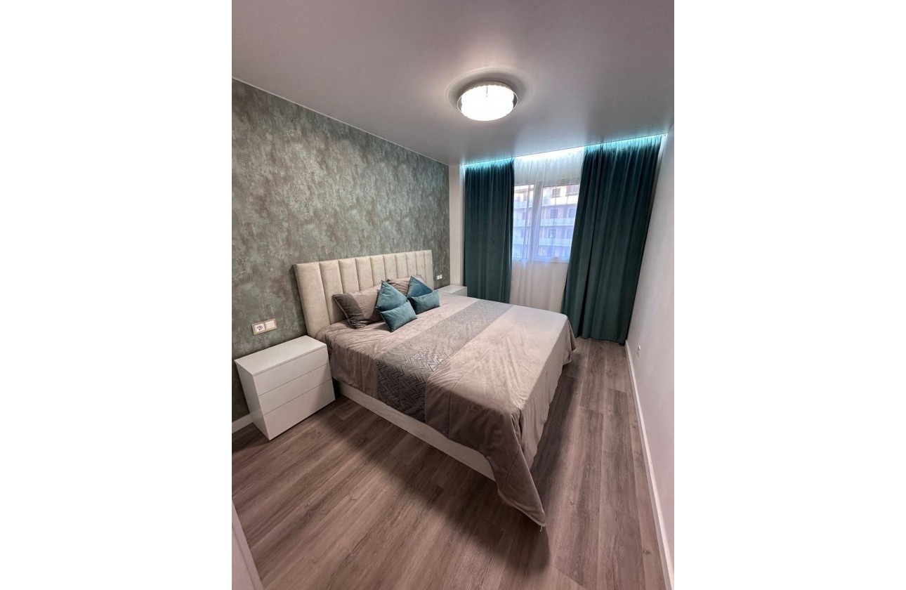 Resale - Apartment / flat - Torrevieja - Estacion de autobuses