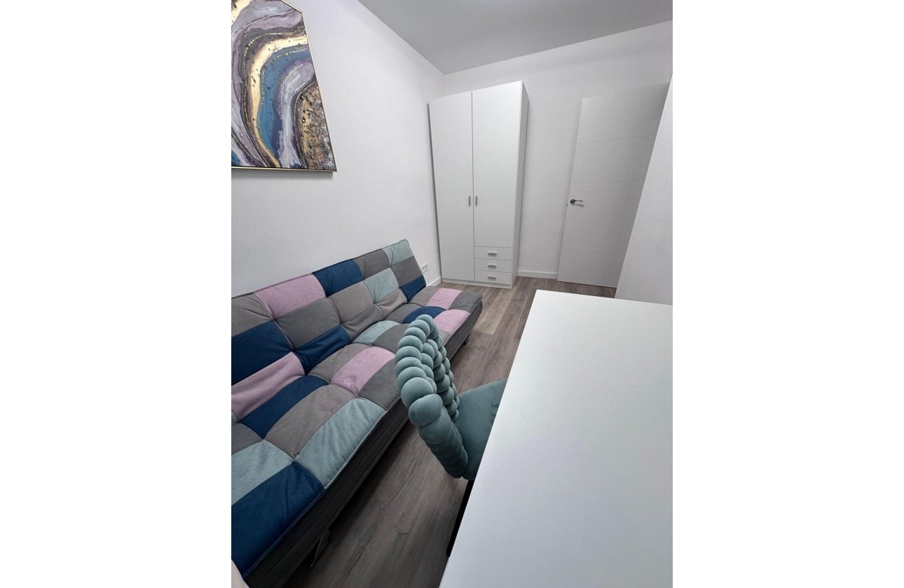 Resale - Apartment / flat - Torrevieja - Estacion de autobuses