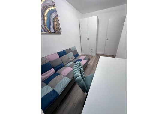 Resale - Apartment / flat - Torrevieja - Estacion de autobuses