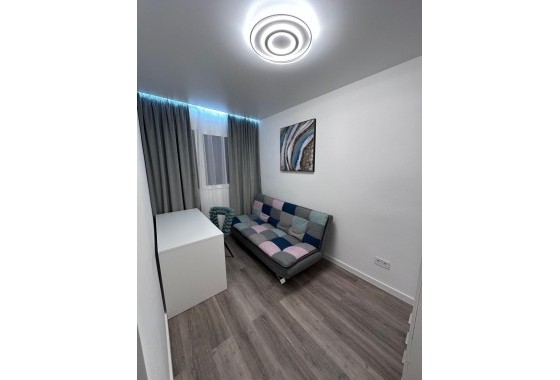 Resale - Apartment / flat - Torrevieja - Estacion de autobuses