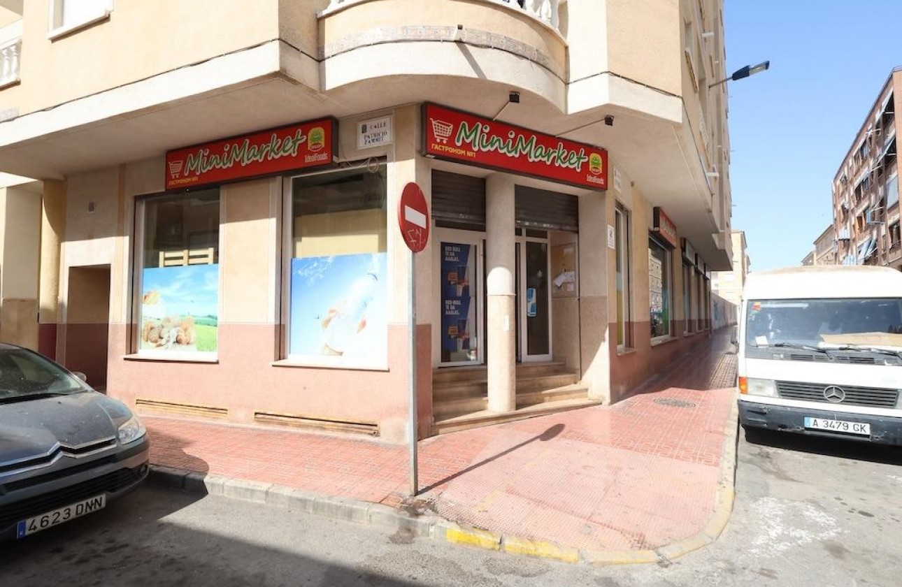 Reventa - Comercial - Torrevieja - Costa Blanca