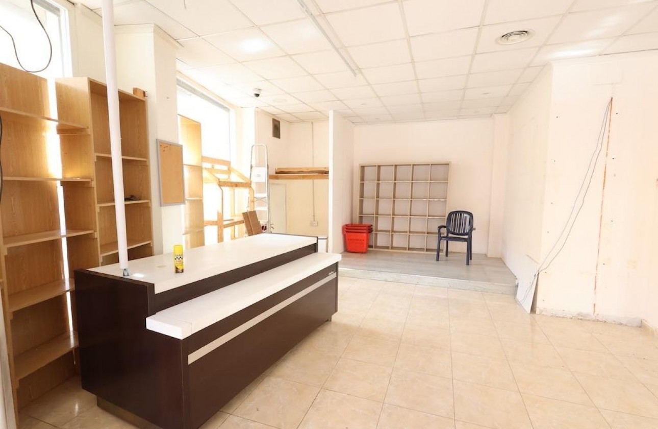 Reventa - Comercial - Torrevieja - Costa Blanca