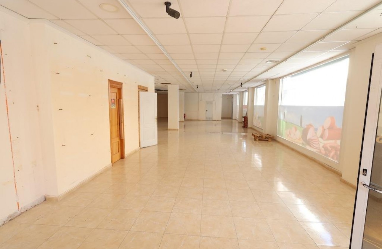 Reventa - Comercial - Torrevieja - Costa Blanca