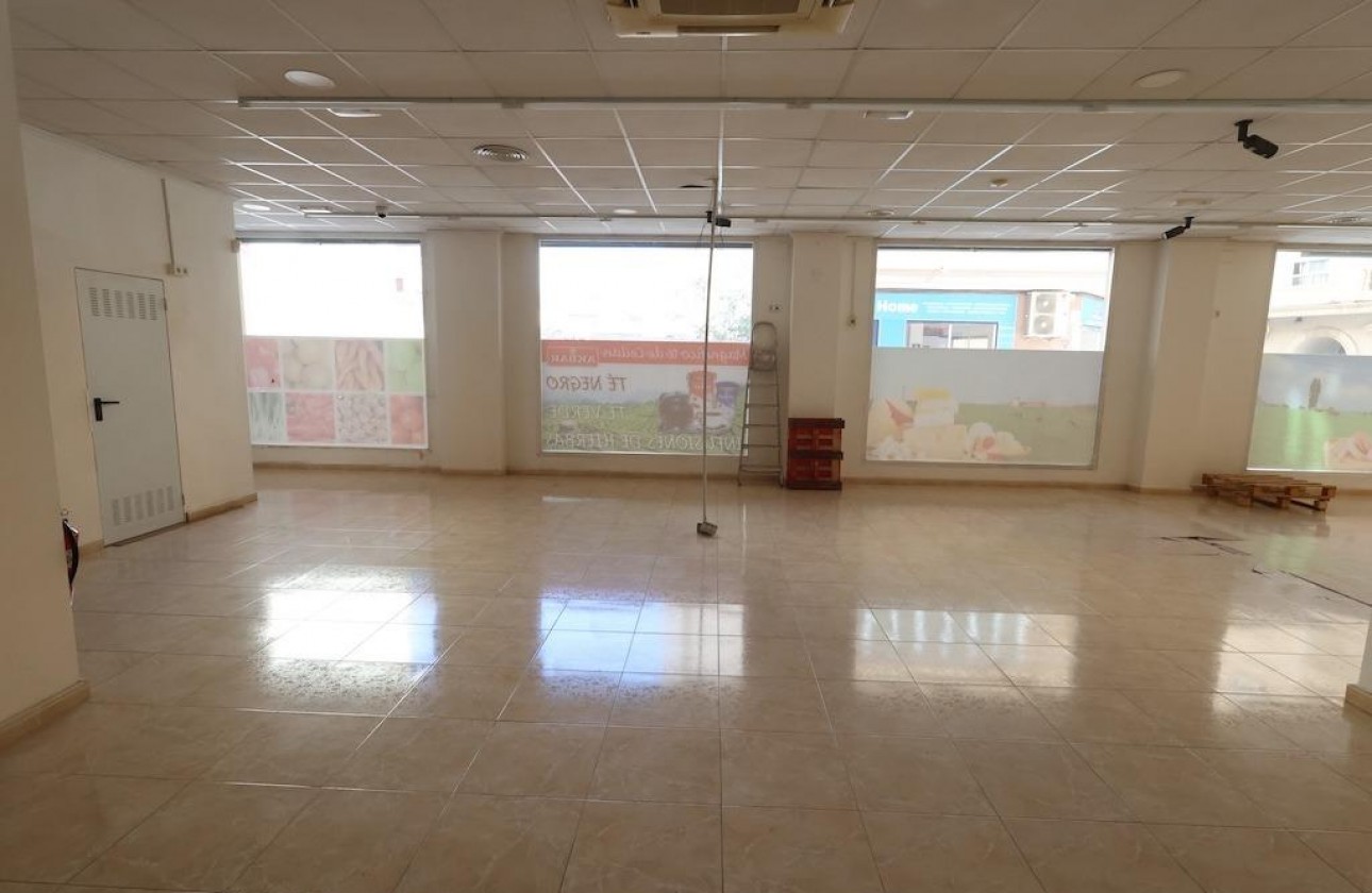 Reventa - Comercial - Torrevieja - Costa Blanca