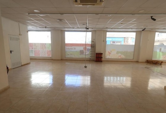 Reventa - Comercial - Torrevieja - Costa Blanca