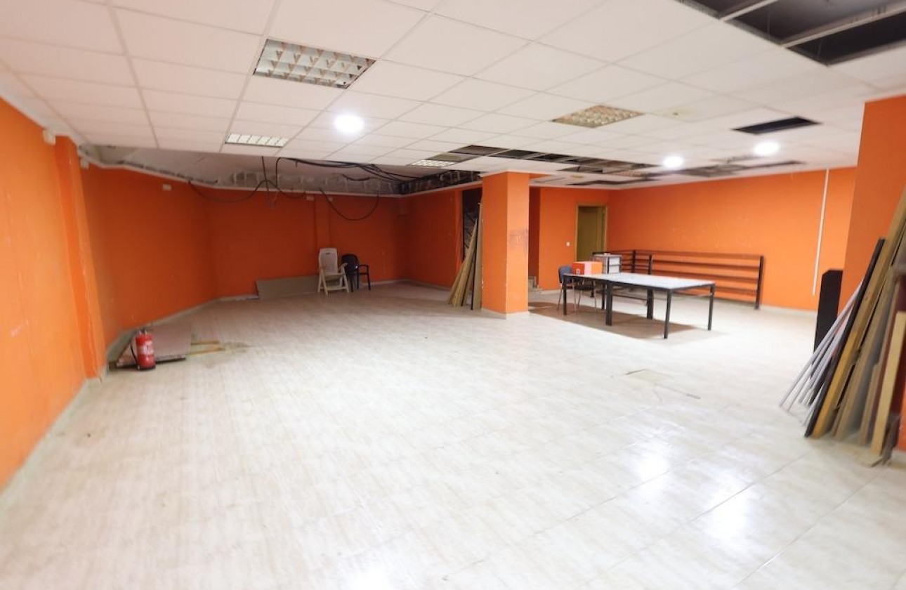 Reventa - Comercial - Torrevieja - Costa Blanca