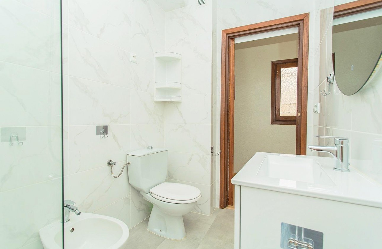Resale - Apartment / flat - Torrevieja - Playa del Cura