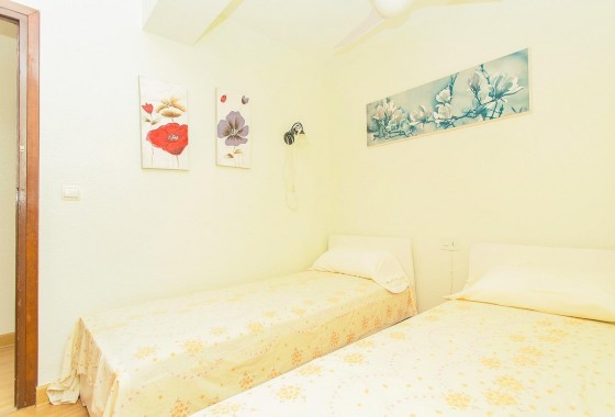 Resale - Apartment / flat - Torrevieja - Playa del Cura