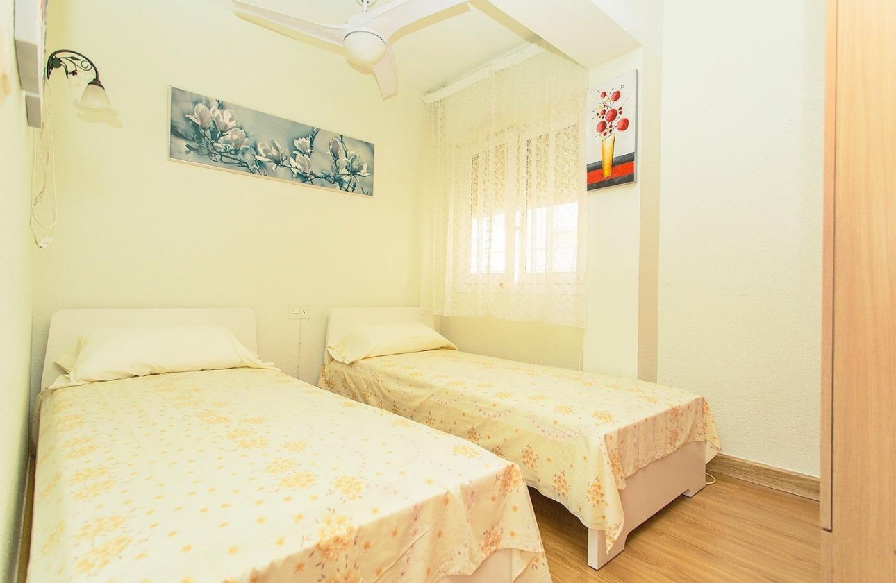 Resale - Apartment / flat - Torrevieja - Playa del Cura