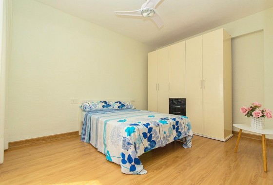 Resale - Apartment / flat - Torrevieja - Playa del Cura