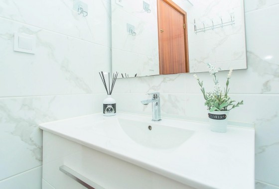 Resale - Apartment / flat - Torrevieja - Playa del Cura