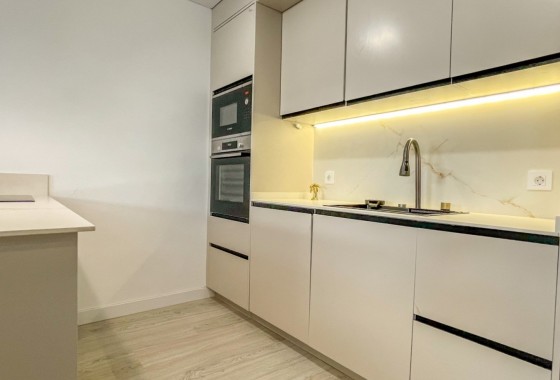 Resale - Apartment / flat - Torrevieja - Costa Blanca