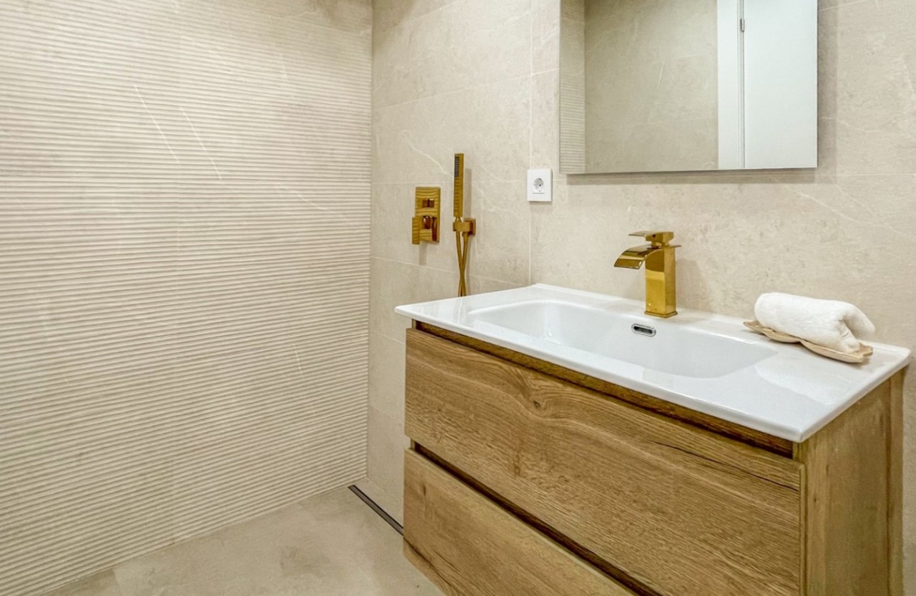 Resale - Apartment / flat - Torrevieja - Costa Blanca