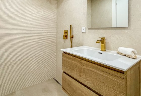 Resale - Apartment / flat - Torrevieja - Costa Blanca