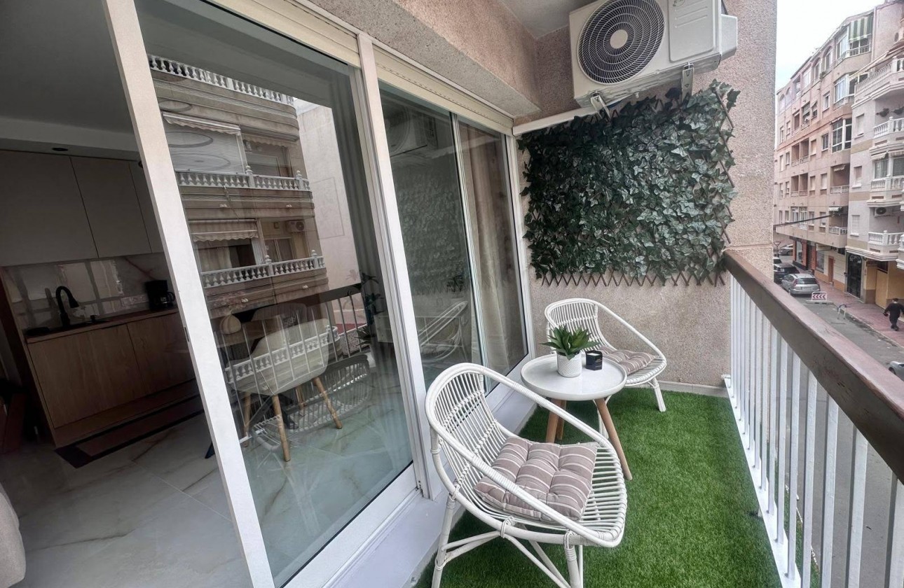 Resale - Apartment / flat - Torrevieja - Estacion de autobuses