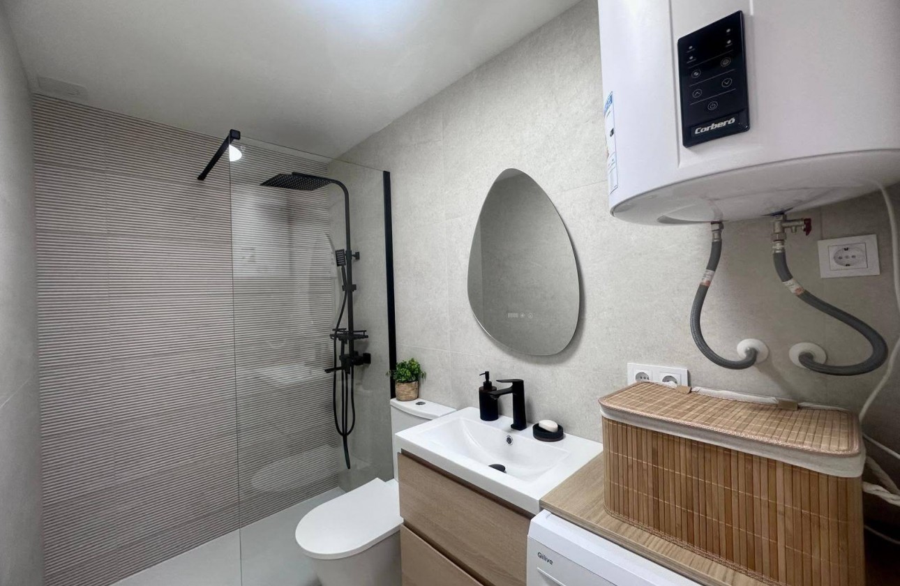 Resale - Apartment / flat - Torrevieja - Estacion de autobuses