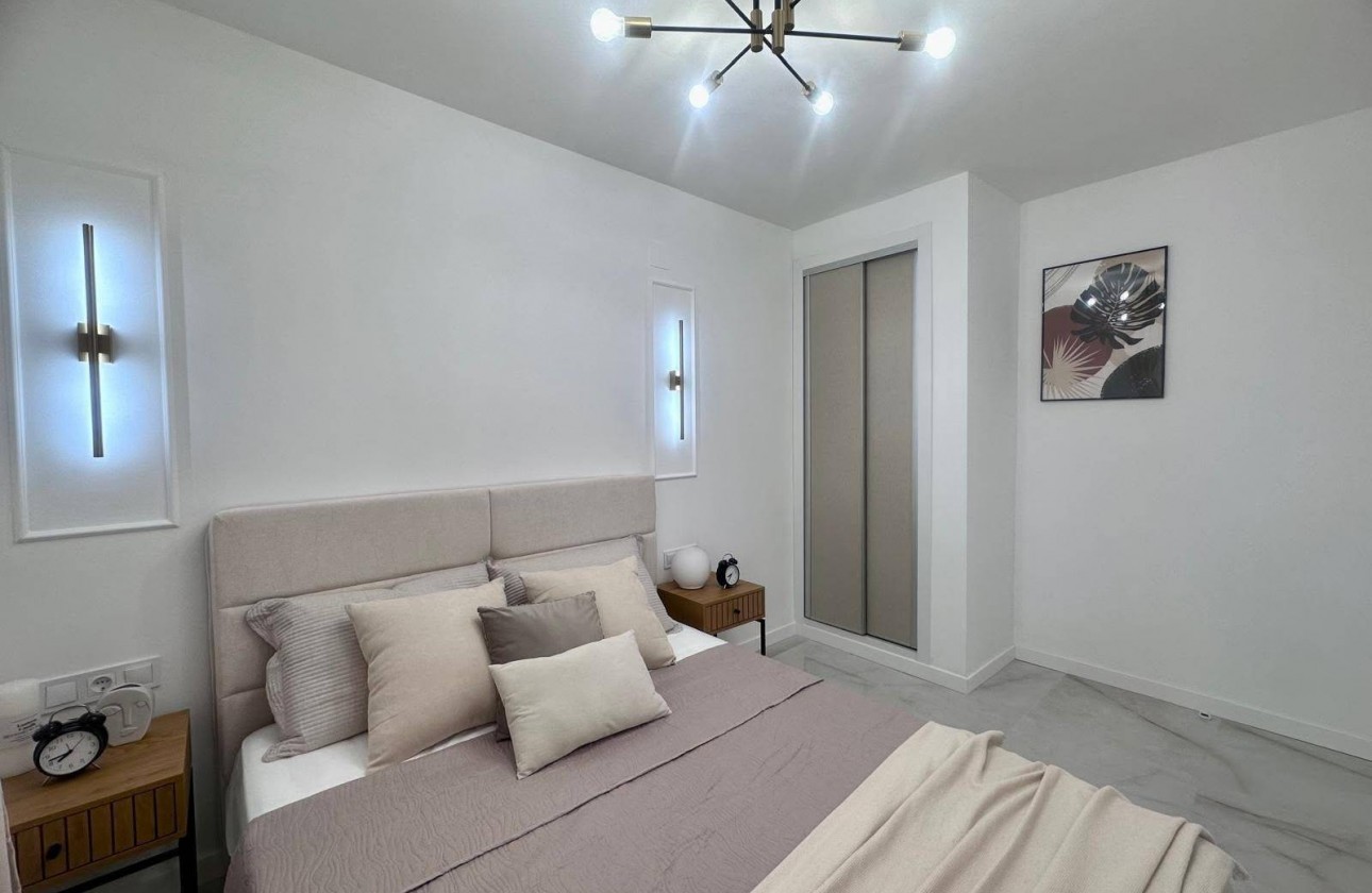 Resale - Apartment / flat - Torrevieja - Estacion de autobuses