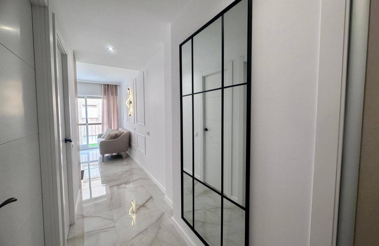 Resale - Apartment / flat - Torrevieja - Estacion de autobuses