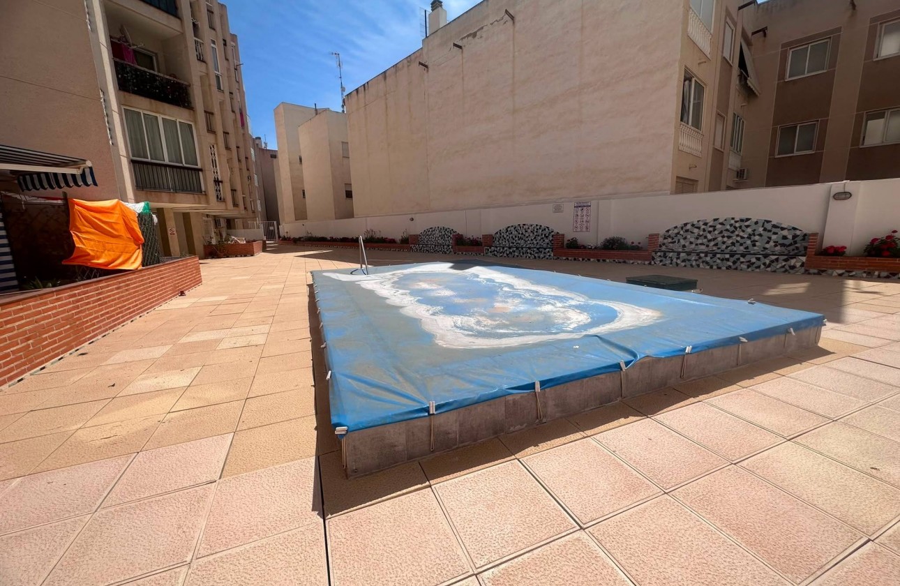 Resale - Apartment / flat - Torrevieja - Estacion de autobuses