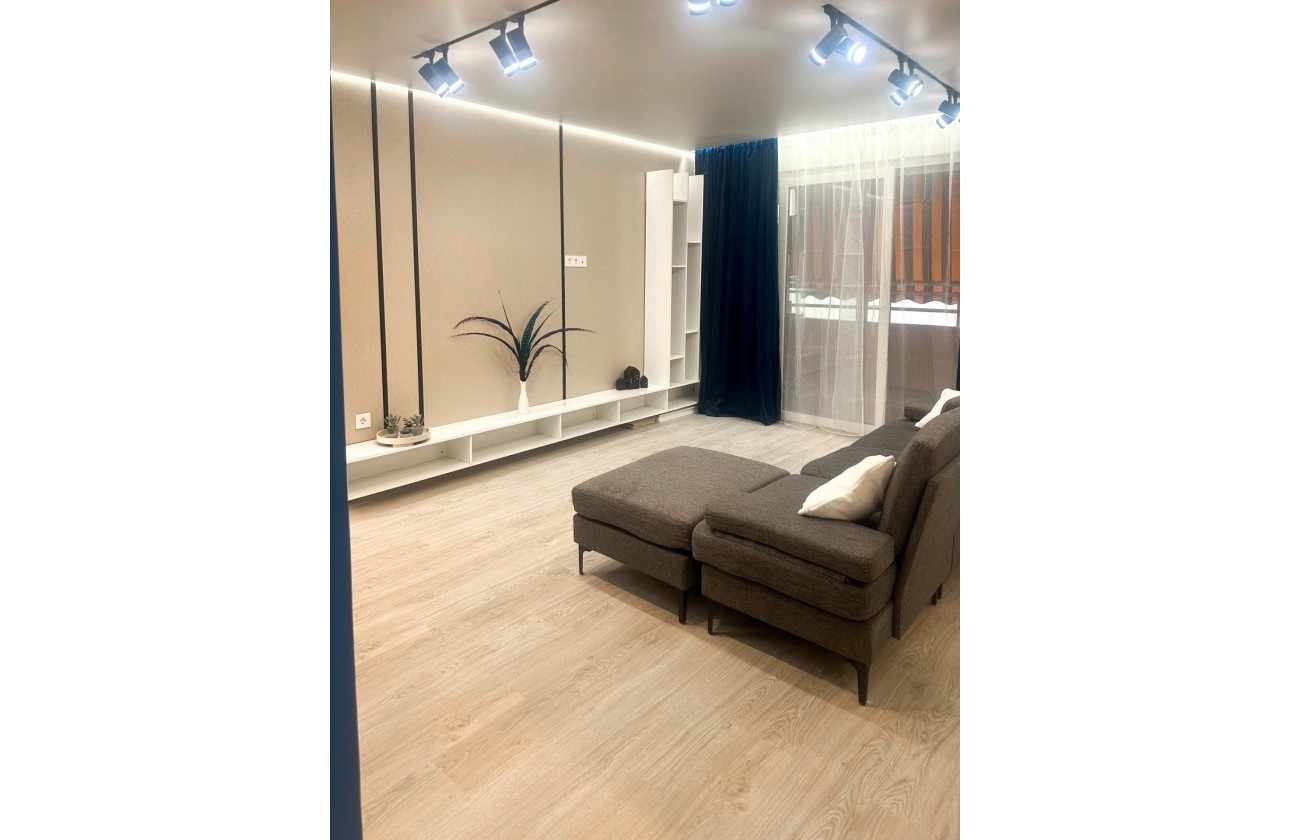 Reventa - Apartamento / piso - Torrevieja - El Acequión - Los Náufragos