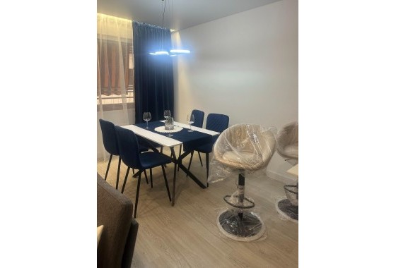 Reventa - Apartamento / piso - Torrevieja - El Acequión - Los Náufragos