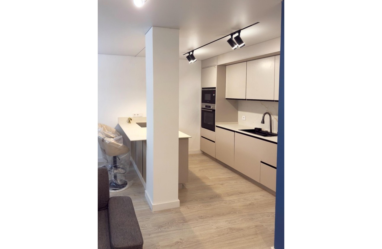 Reventa - Apartamento / piso - Torrevieja - El Acequión - Los Náufragos