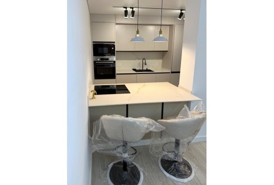 Reventa - Apartamento / piso - Torrevieja - El Acequión - Los Náufragos