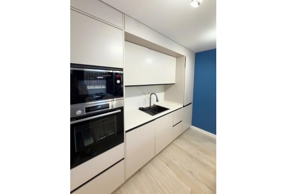 Reventa - Apartamento / piso - Torrevieja - El Acequión - Los Náufragos