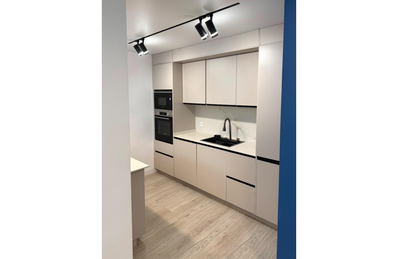 Reventa - Apartamento / piso - Torrevieja - El Acequión - Los Náufragos