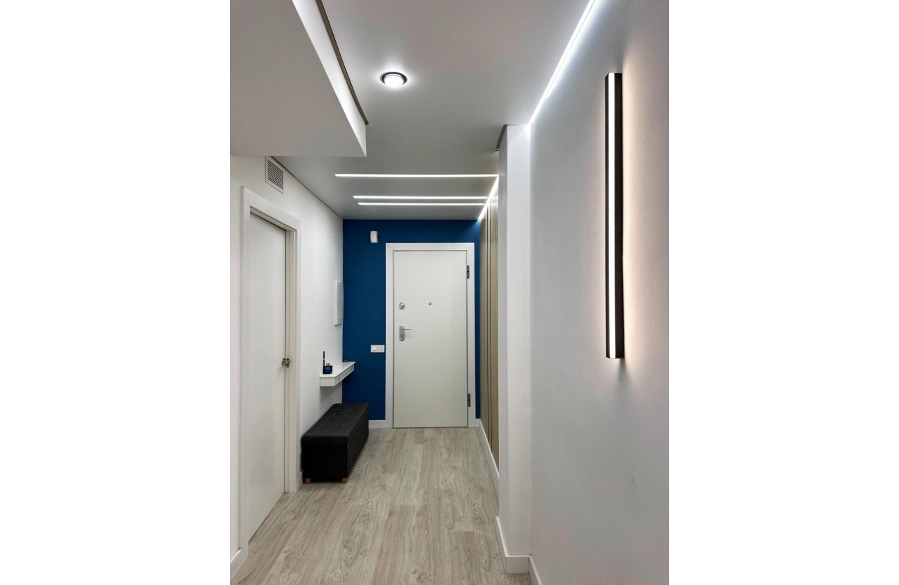 Reventa - Apartamento / piso - Torrevieja - El Acequión - Los Náufragos