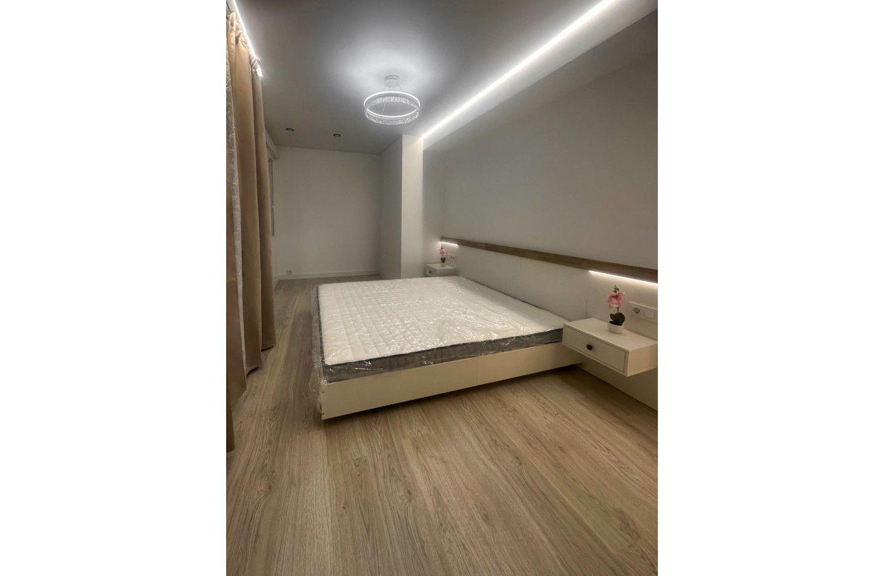 Reventa - Apartamento / piso - Torrevieja - El Acequión - Los Náufragos