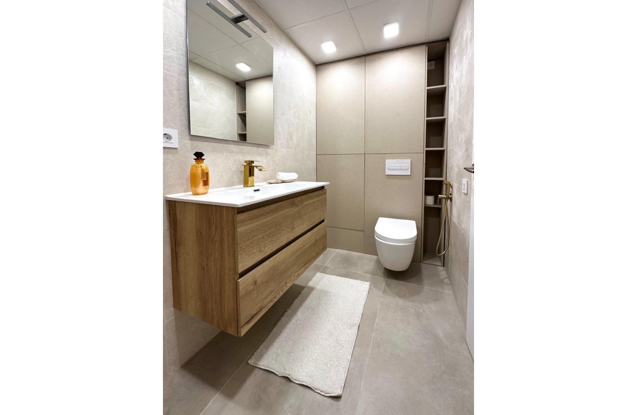 Reventa - Apartamento / piso - Torrevieja - El Acequión - Los Náufragos
