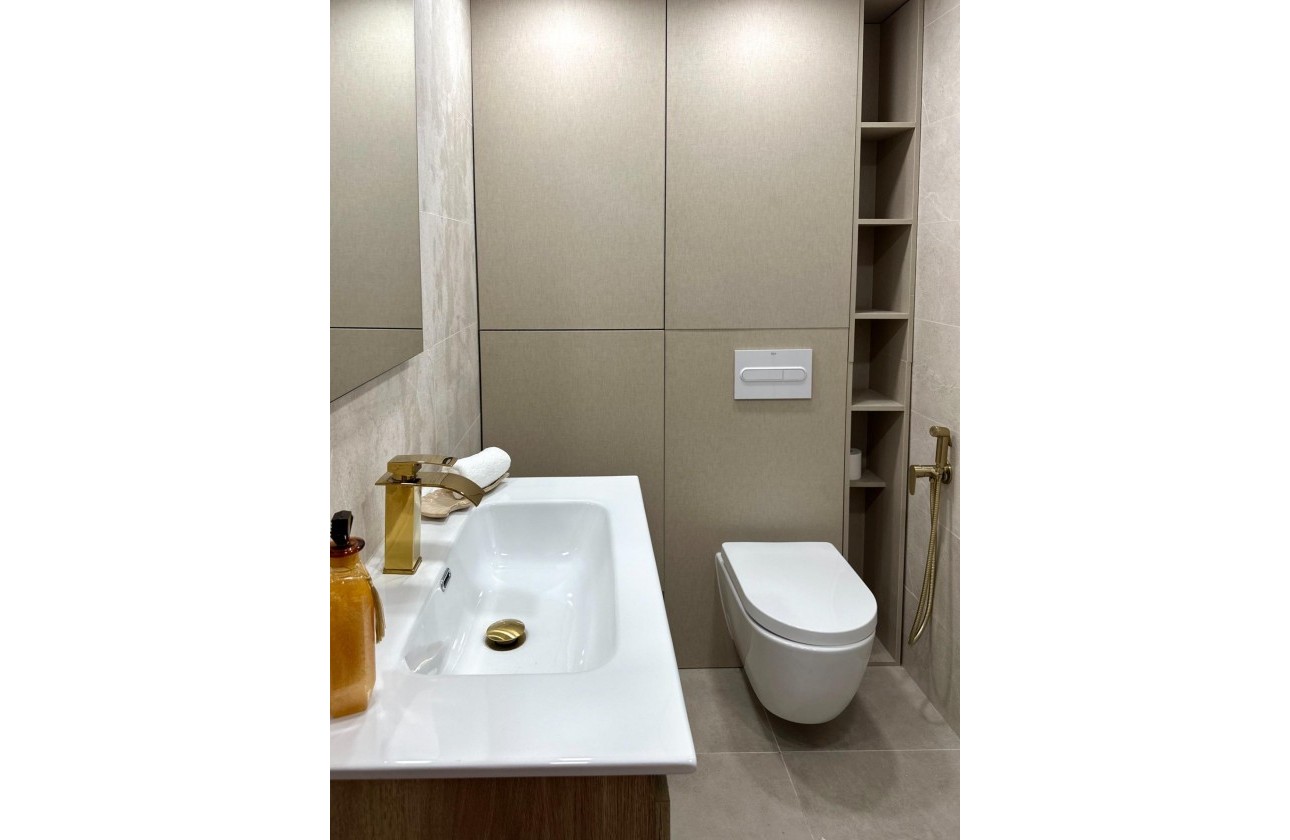Reventa - Apartamento / piso - Torrevieja - El Acequión - Los Náufragos