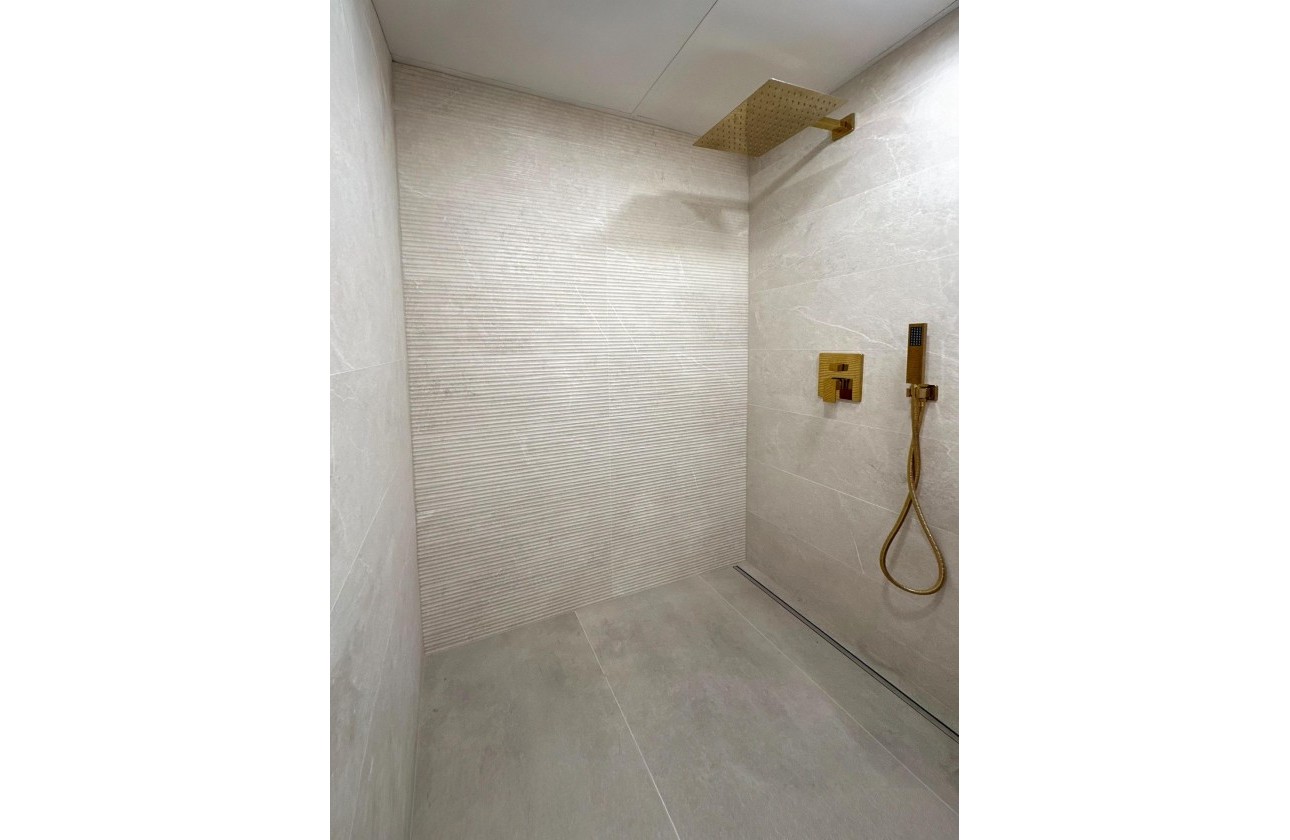 Reventa - Apartamento / piso - Torrevieja - El Acequión - Los Náufragos