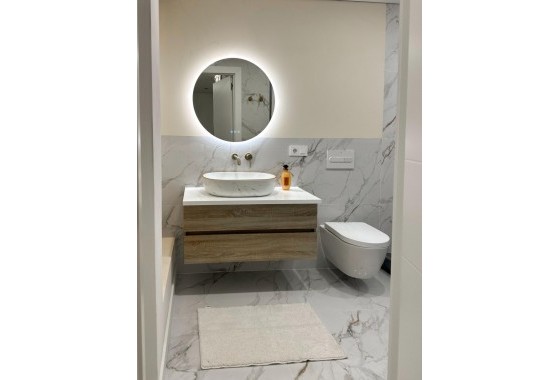 Reventa - Apartamento / piso - Torrevieja - El Acequión - Los Náufragos