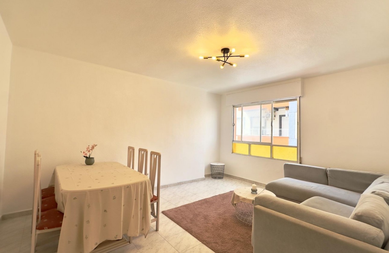 Resale - Apartment / flat - Torrevieja - Estacion de autobuses